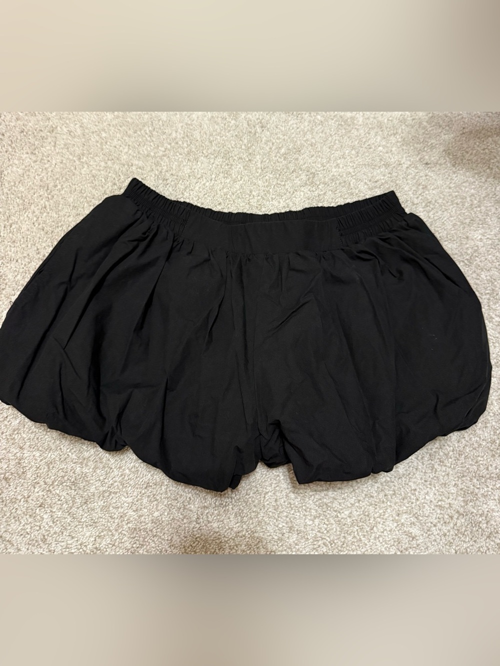 Le Lis Black Bubble Hem Pull-On Shorts
